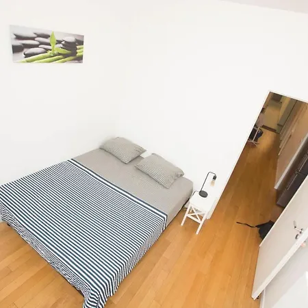 Apartment Location F3 *